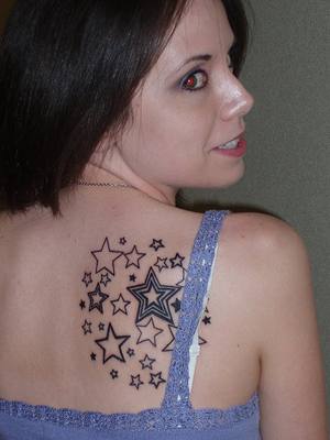 Deff love this lower back star tatto, the pink just sets it of and I recall